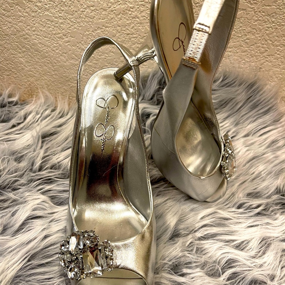 Star of the evening Jessica Simpson dressy pumps 8.5 B